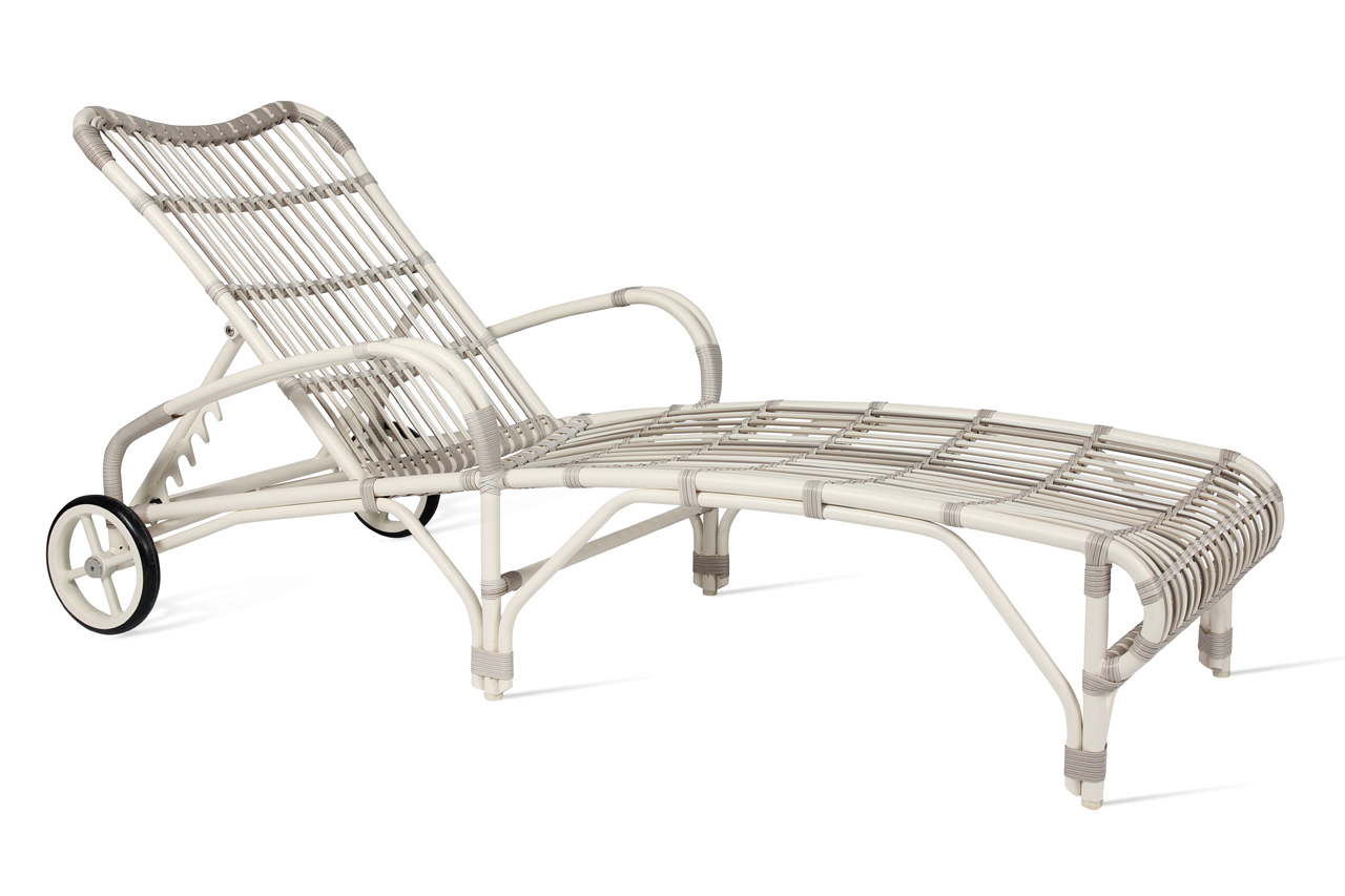 LUCY Sunlounger with arms