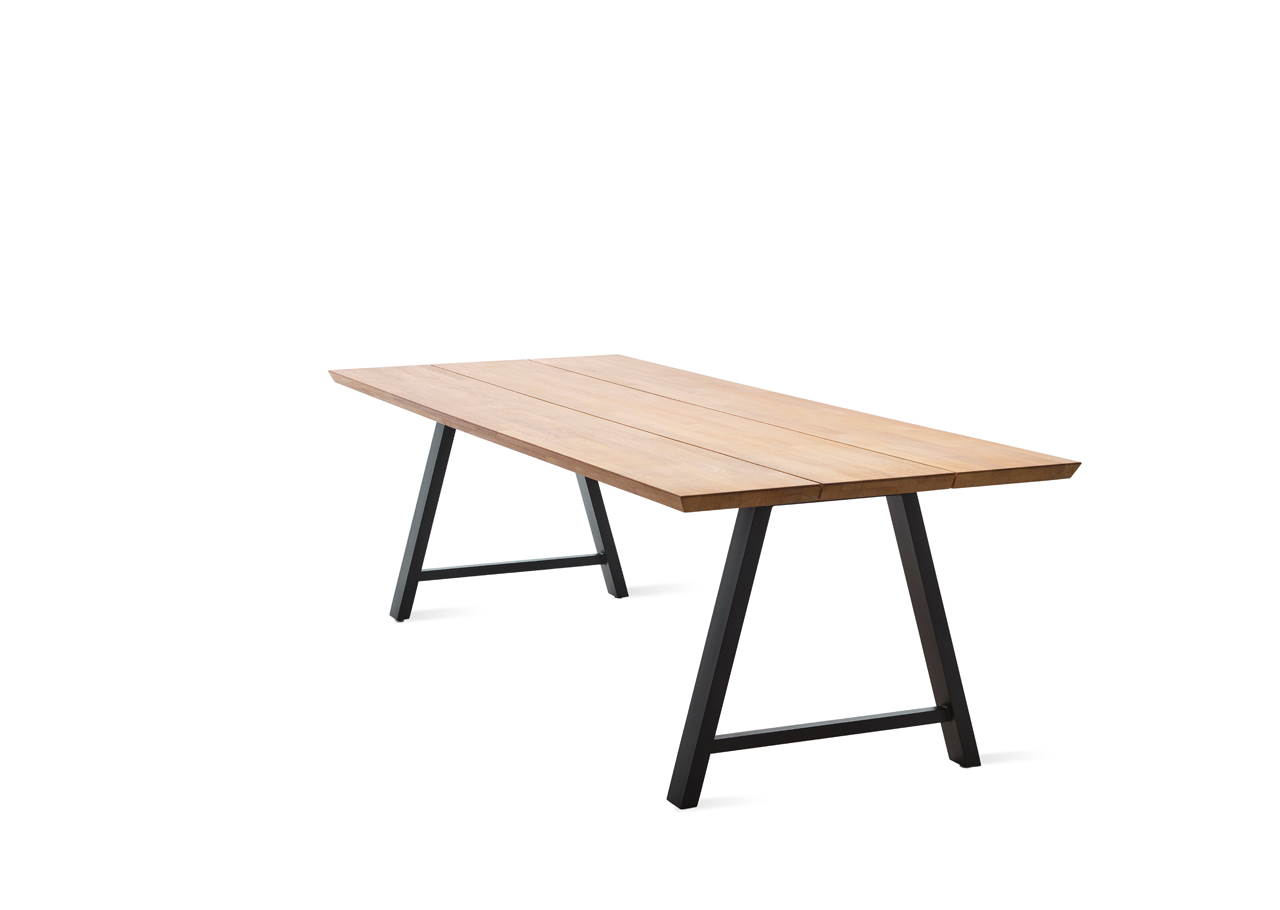MATTEO Dining Table