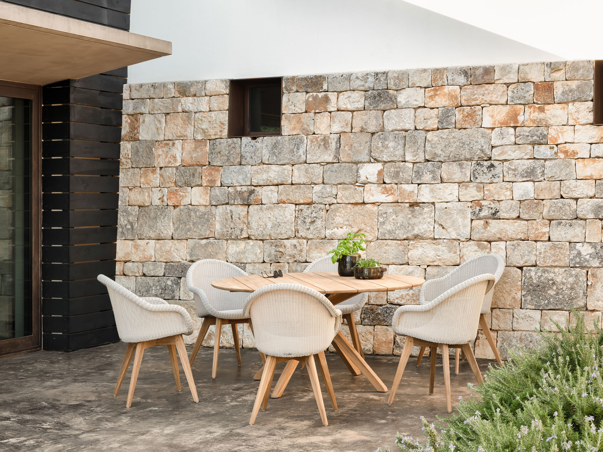 NOA Dining Table