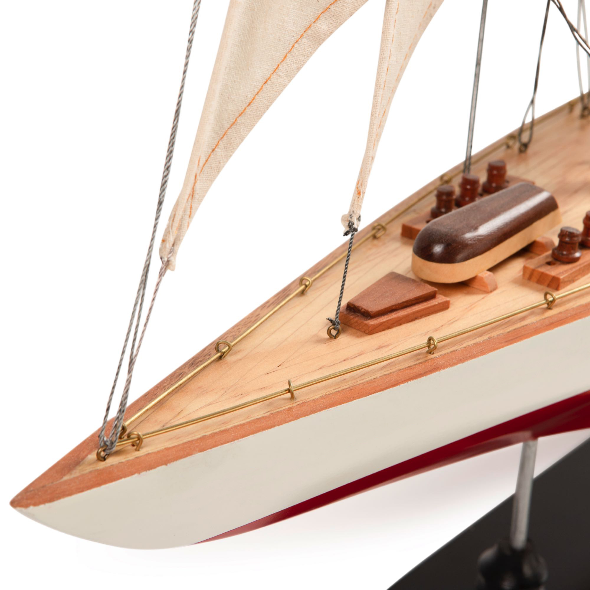 Endeavour L60 Segelschiff von Authentic Models