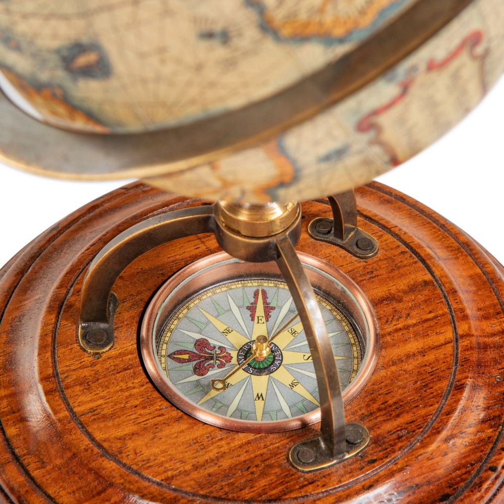 Terrestrische Globus mit Kompass von Authentic Models